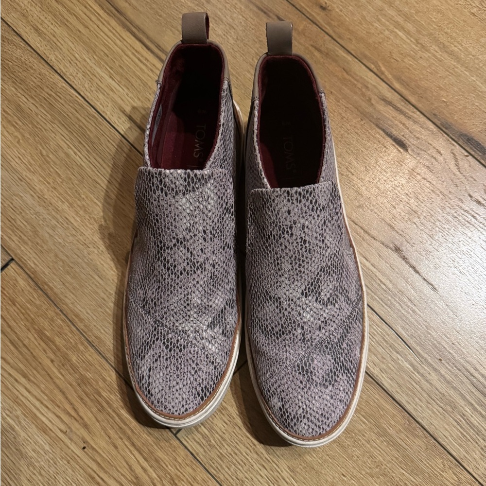EUC Toms sneak print high tops